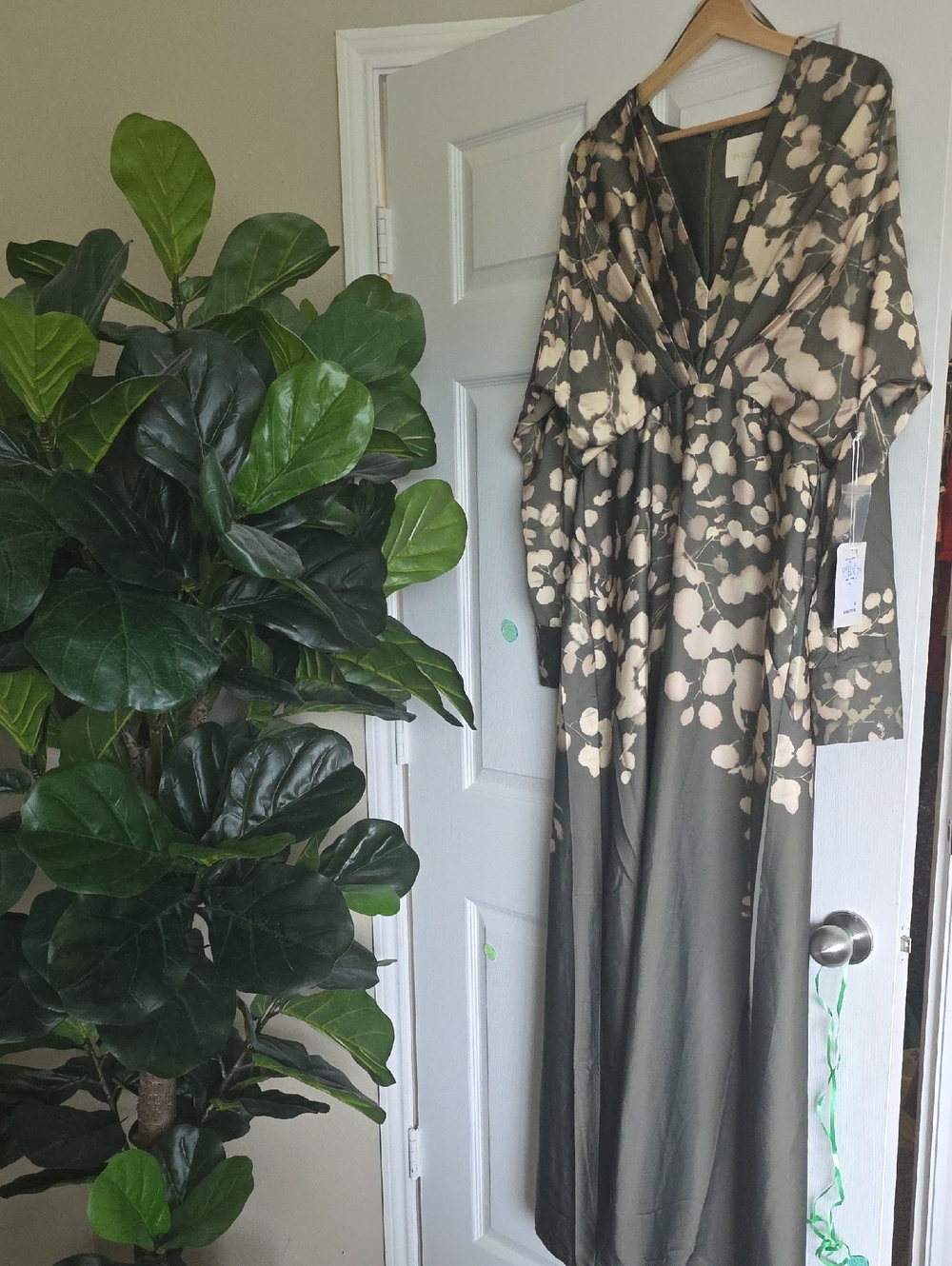 Parker Women’s Olive and Cream Floral Maxi Dress - Picture 4 of 7